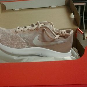 Womens Nike Flex Contact